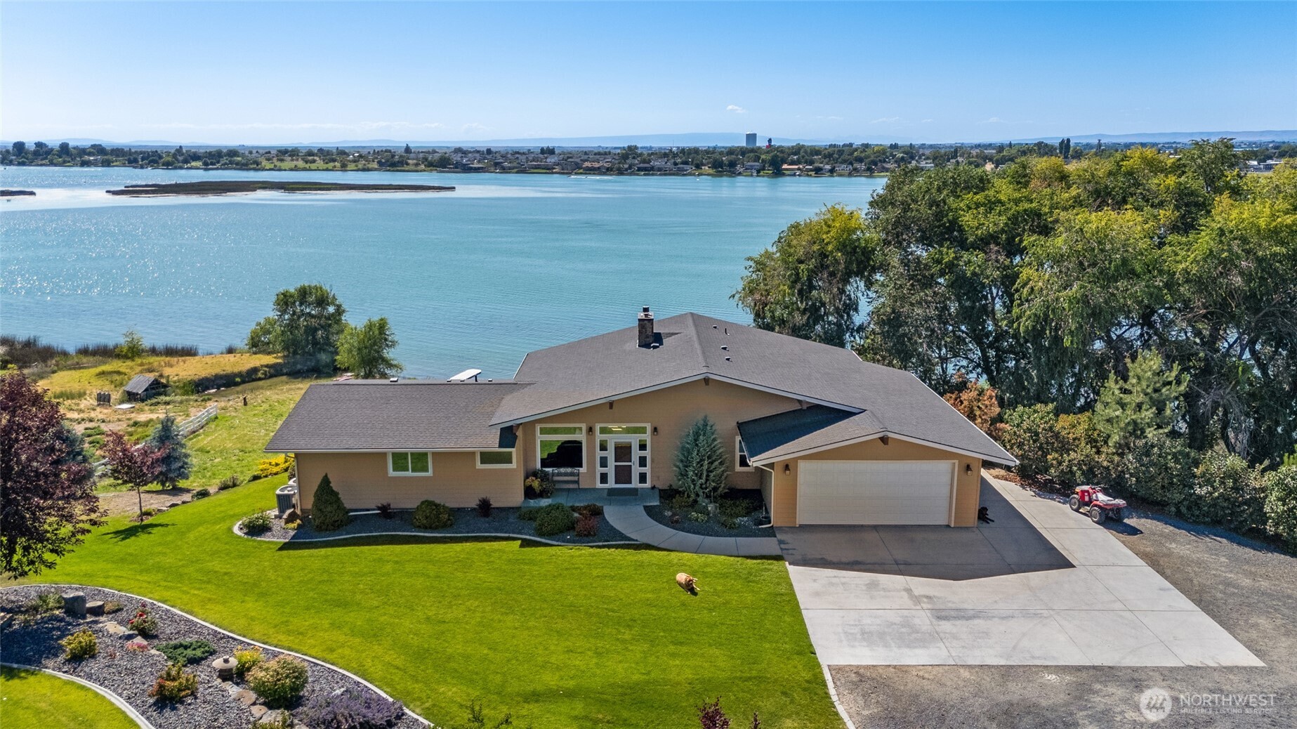 576 NE Easy Street Moses Lake WA 98837