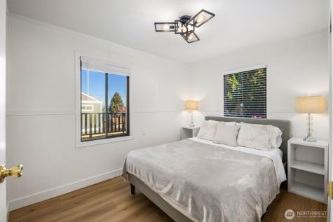 7132 34th Avenue SW Seattle WA 98126
