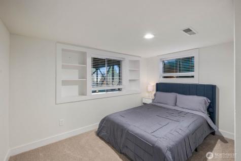 7132 34th Avenue SW Seattle WA 98126