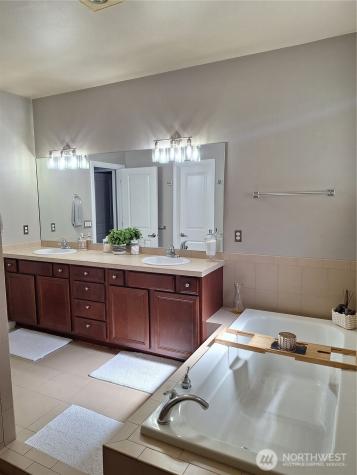 4818 Pointes Drive Mukilteo WA 98275