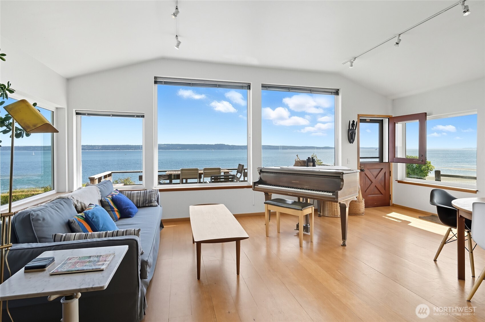 376 Schwartz Road Nordland WA 98358