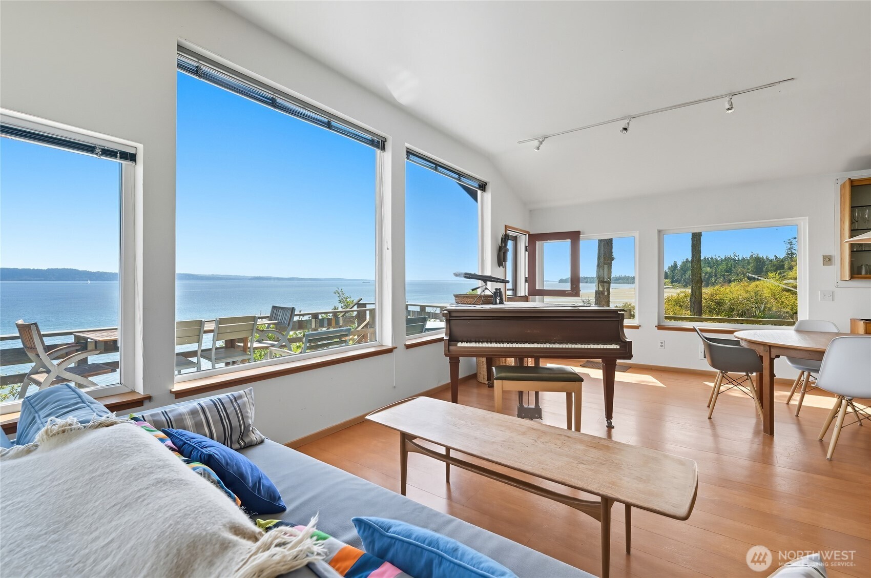376 Schwartz Road Nordland WA 98358