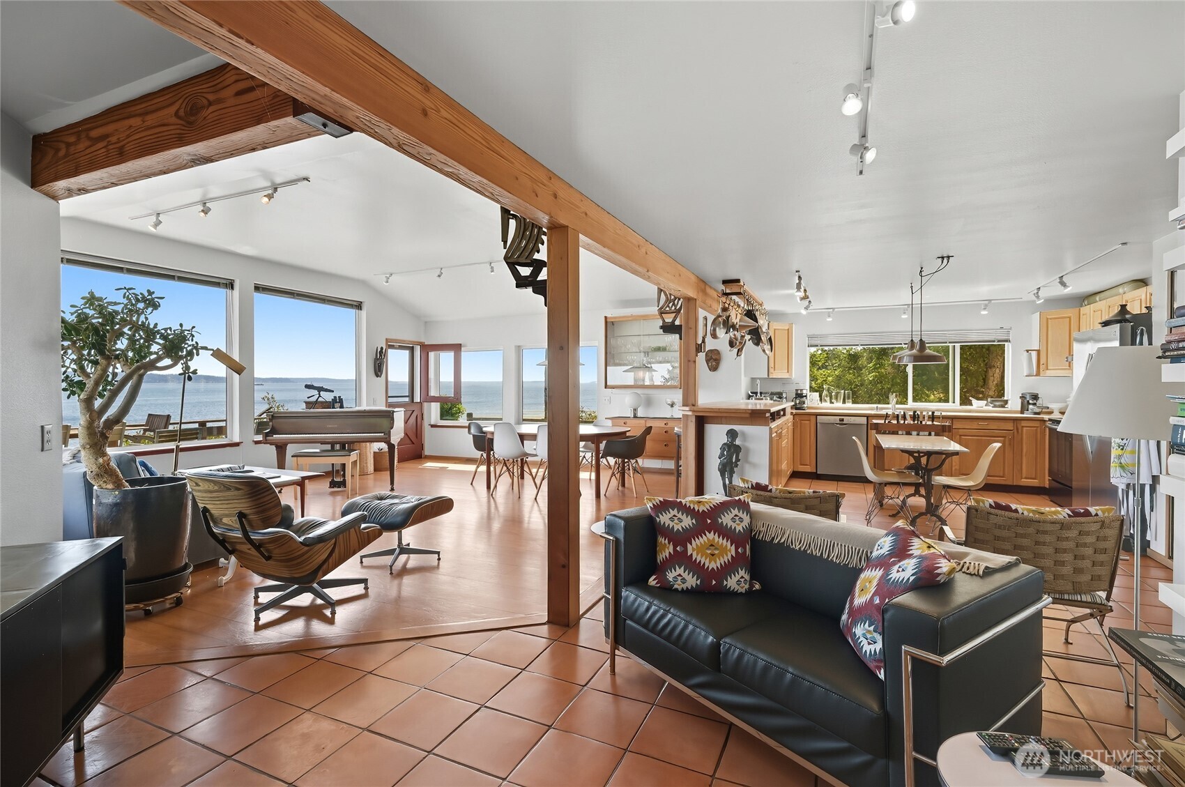 376 Schwartz Road Nordland WA 98358