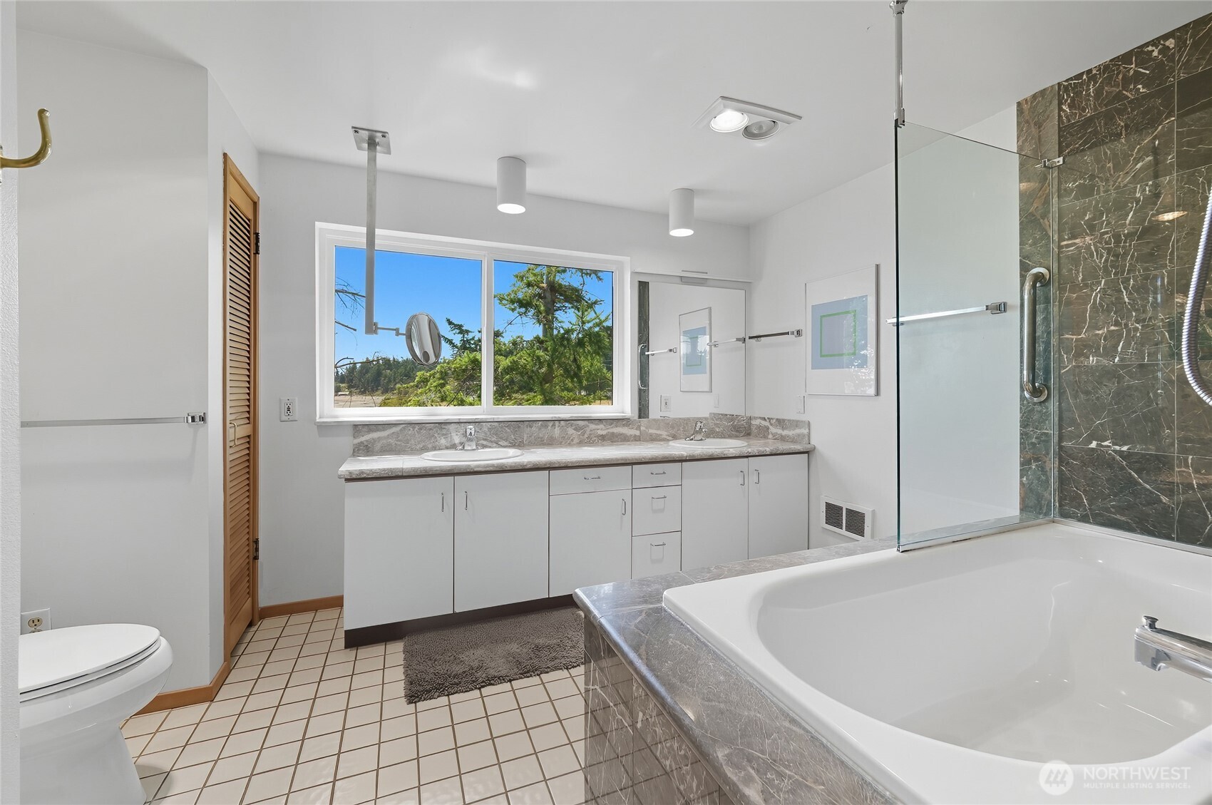 376 Schwartz Road Nordland WA 98358