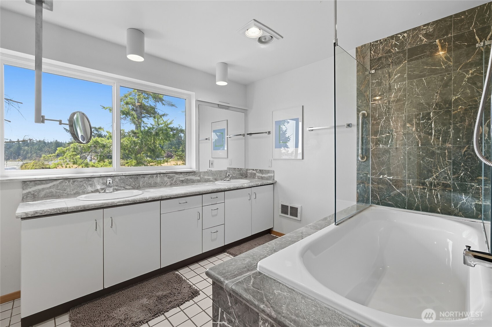 376 Schwartz Road Nordland WA 98358