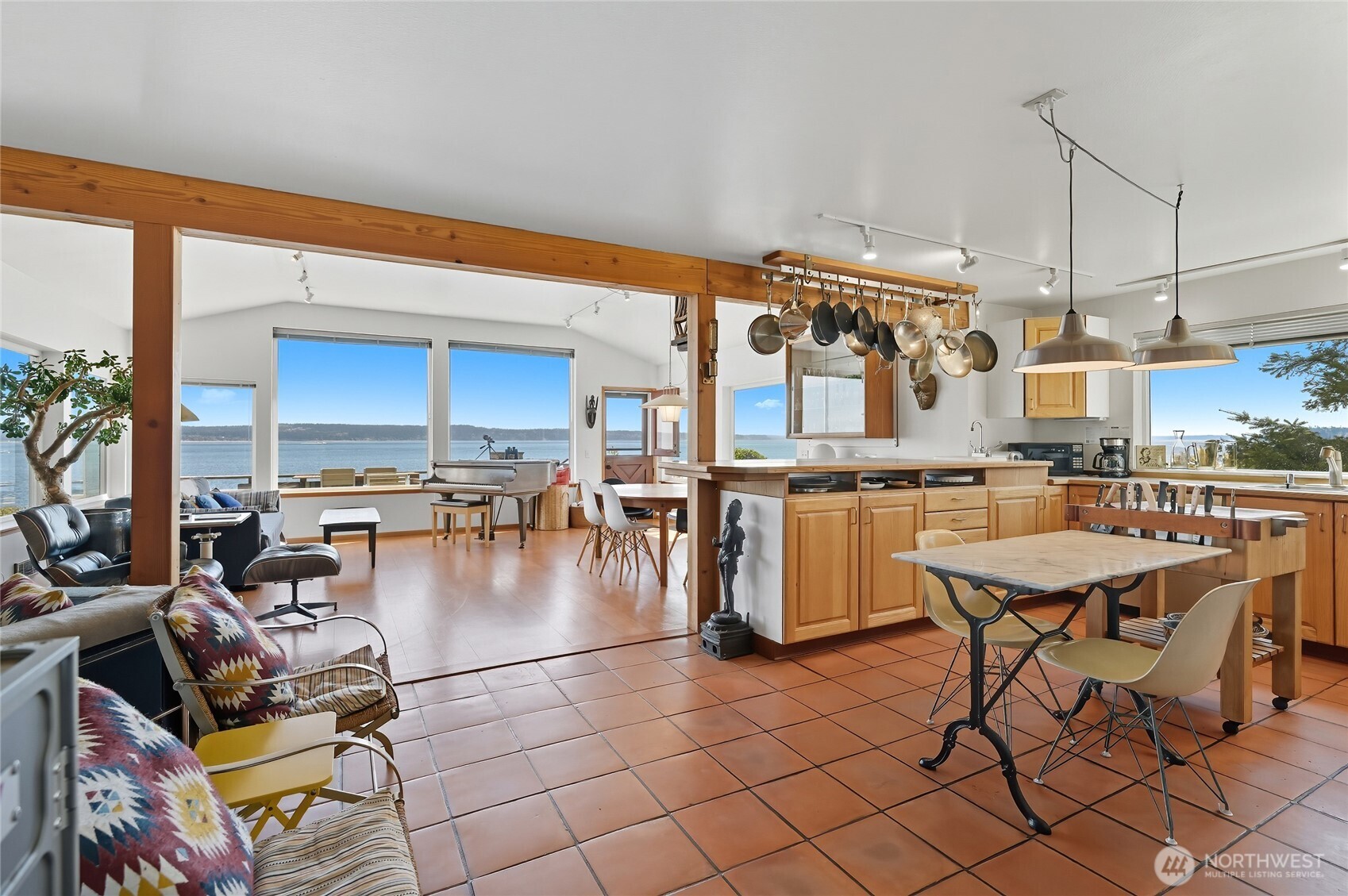 376 Schwartz Road Nordland WA 98358