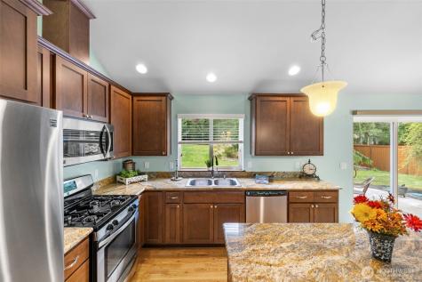 30 E Cardinal Court Allyn WA 98524