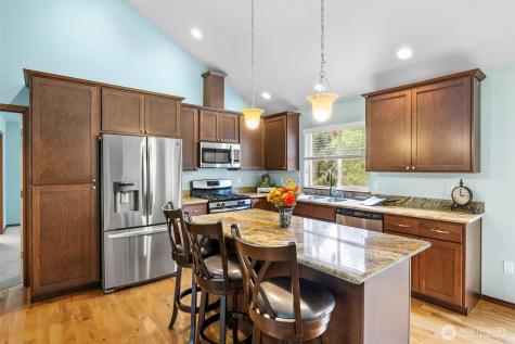 30 E Cardinal Court Allyn WA 98524