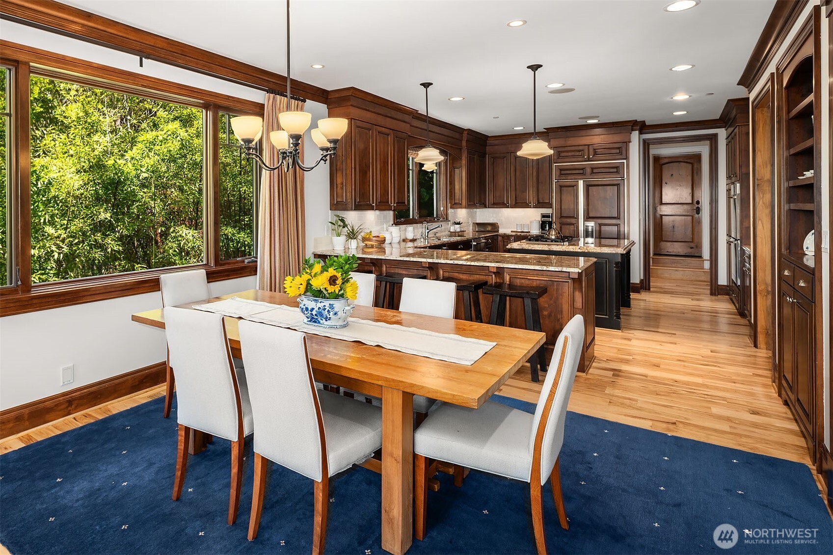 8260 Avalon Drive Mercer Island WA 98040