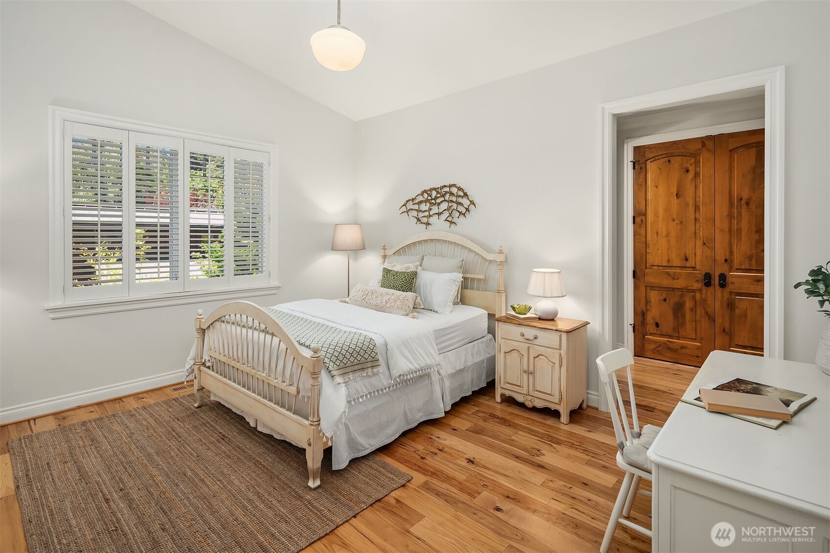 8260 Avalon Drive Mercer Island WA 98040