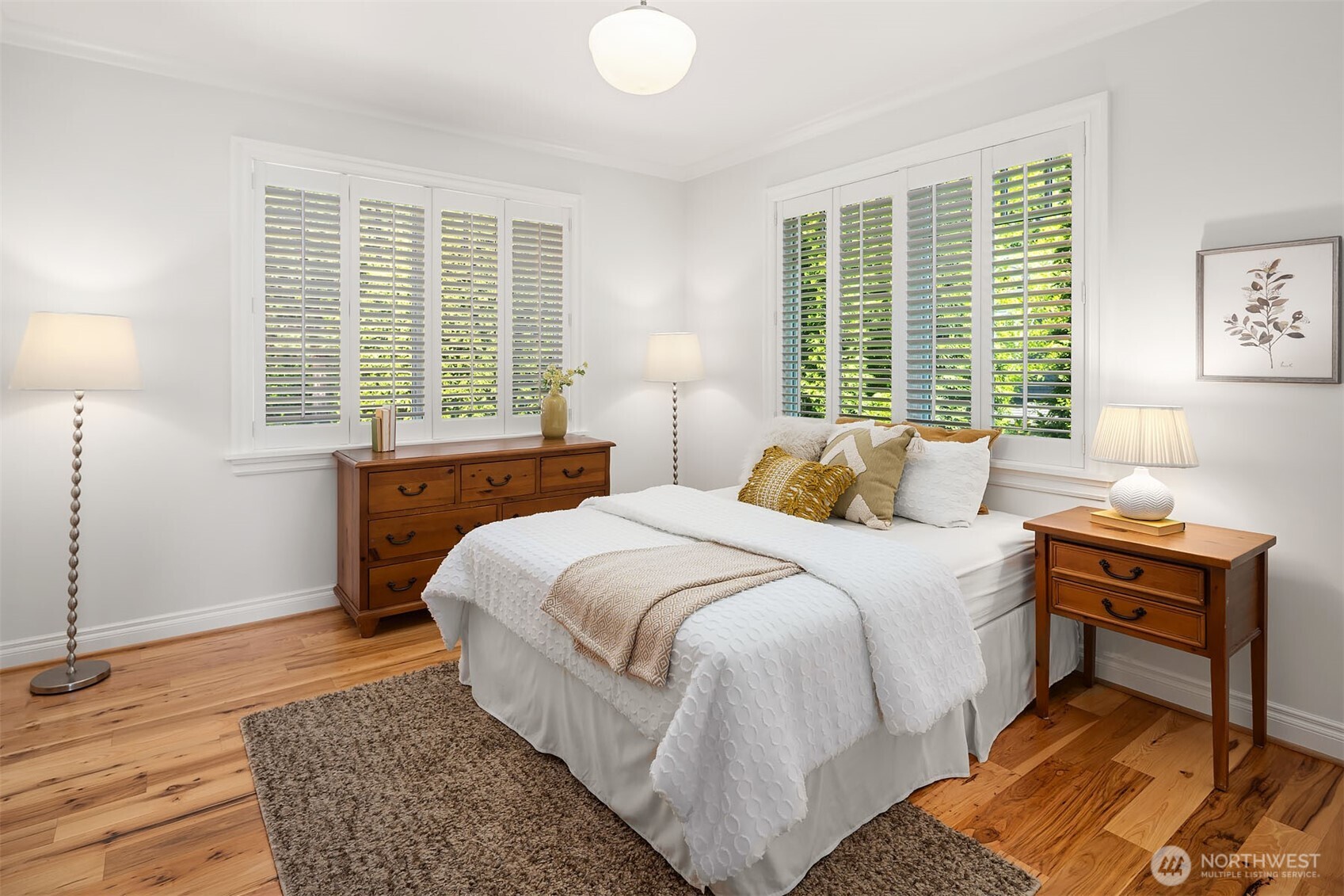 8260 Avalon Drive Mercer Island WA 98040