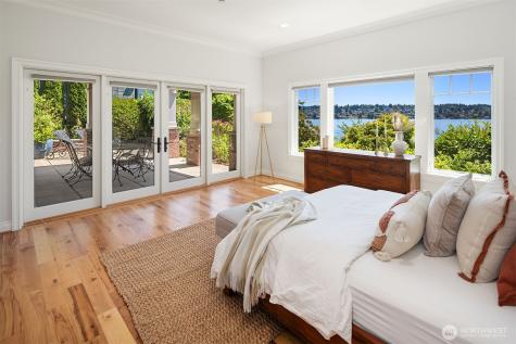 8260 Avalon Drive Mercer Island WA 98040