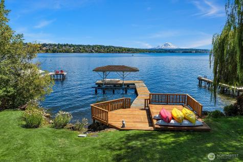 8260 Avalon Drive Mercer Island WA 98040