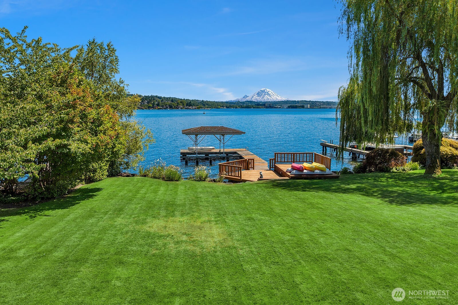 8260 Avalon Drive Mercer Island WA 98040