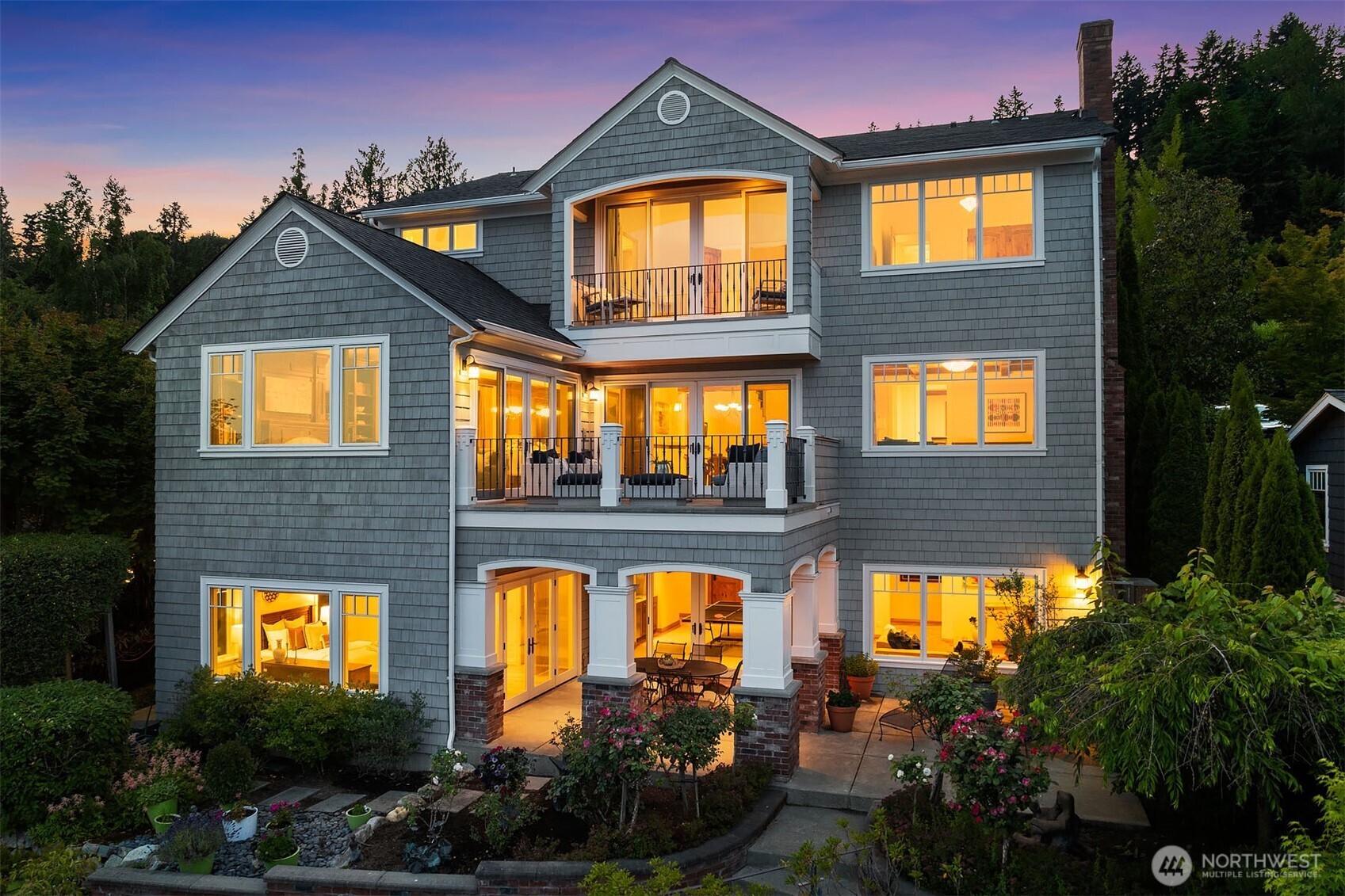8260 Avalon Drive Mercer Island WA 98040