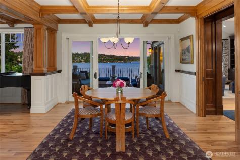 8260 Avalon Drive Mercer Island WA 98040