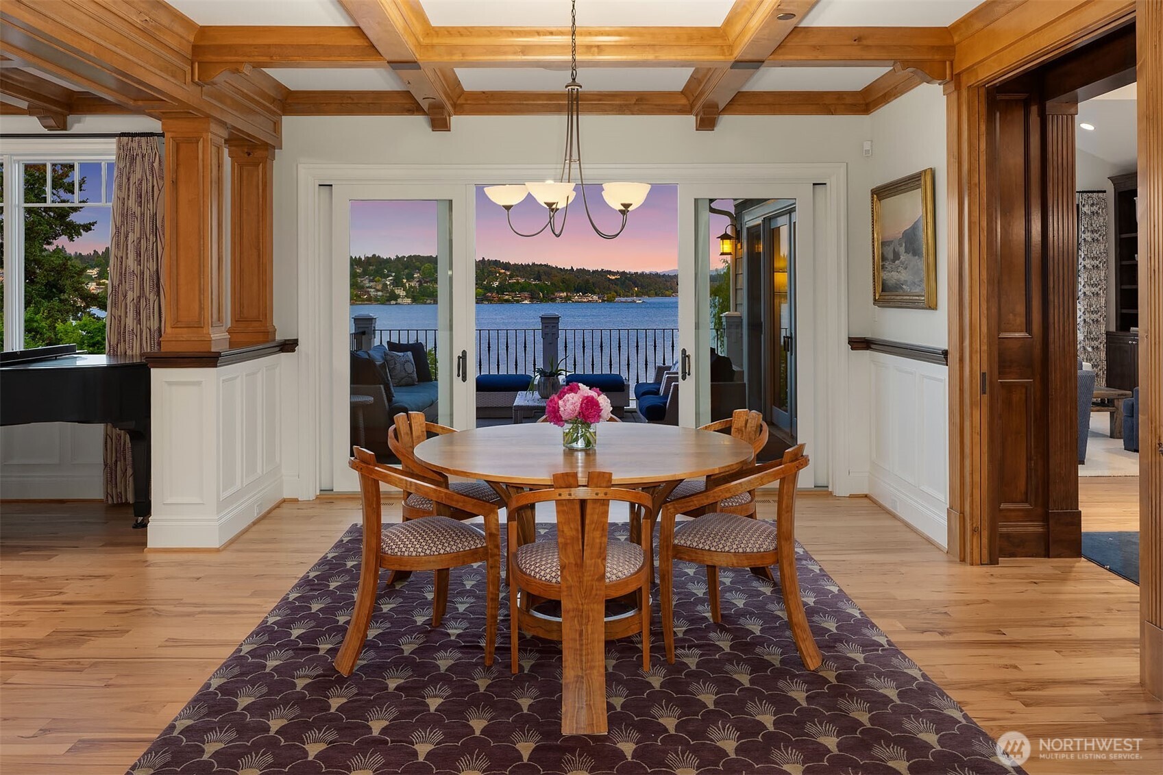 8260 Avalon Drive Mercer Island WA 98040