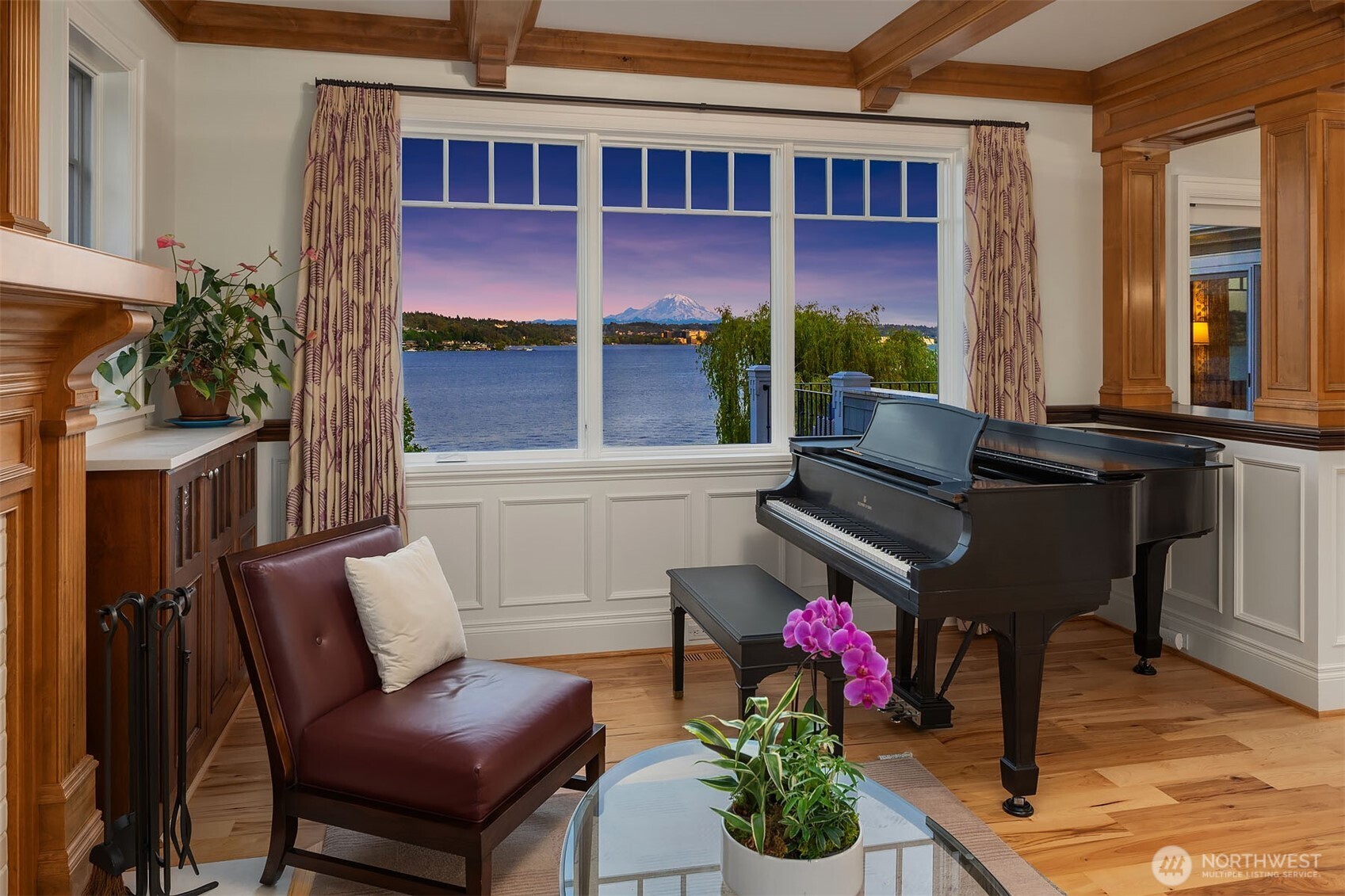 8260 Avalon Drive Mercer Island WA 98040