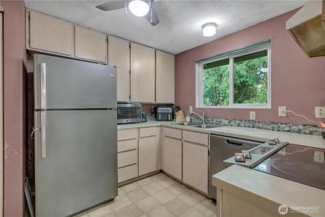 18610 5th Avenue NE Suquamish WA 98392