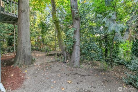 18610 5th Avenue NE Suquamish WA 98392