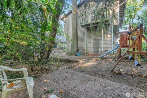 18610 5th Avenue NE Suquamish WA 98392
