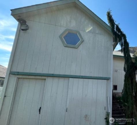 193 Golden Road Oroville WA 98844