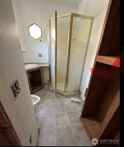 193 Golden Road Oroville WA 98844