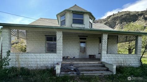 193 Golden Road Oroville WA 98844