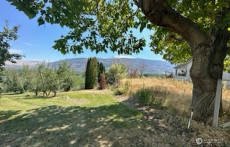 193 Golden Road Oroville WA 98844