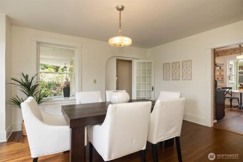 806 15th Avenue E Seattle WA 98112