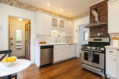 806 15th Avenue E Seattle WA 98112
