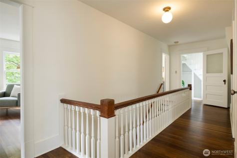 806 15th Avenue E Seattle WA 98112