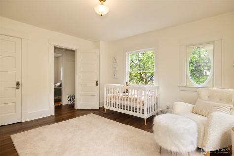 806 15th Avenue E Seattle WA 98112