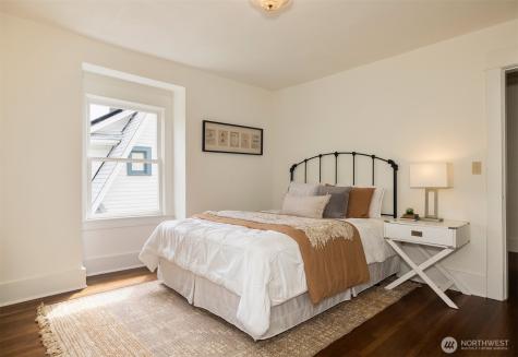 806 15th Avenue E Seattle WA 98112