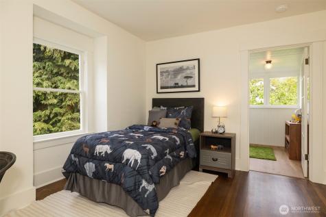 806 15th Avenue E Seattle WA 98112