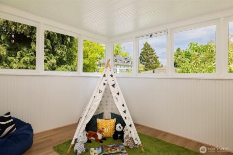 806 15th Avenue E Seattle WA 98112