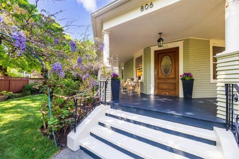 806 15th Avenue E Seattle WA 98112