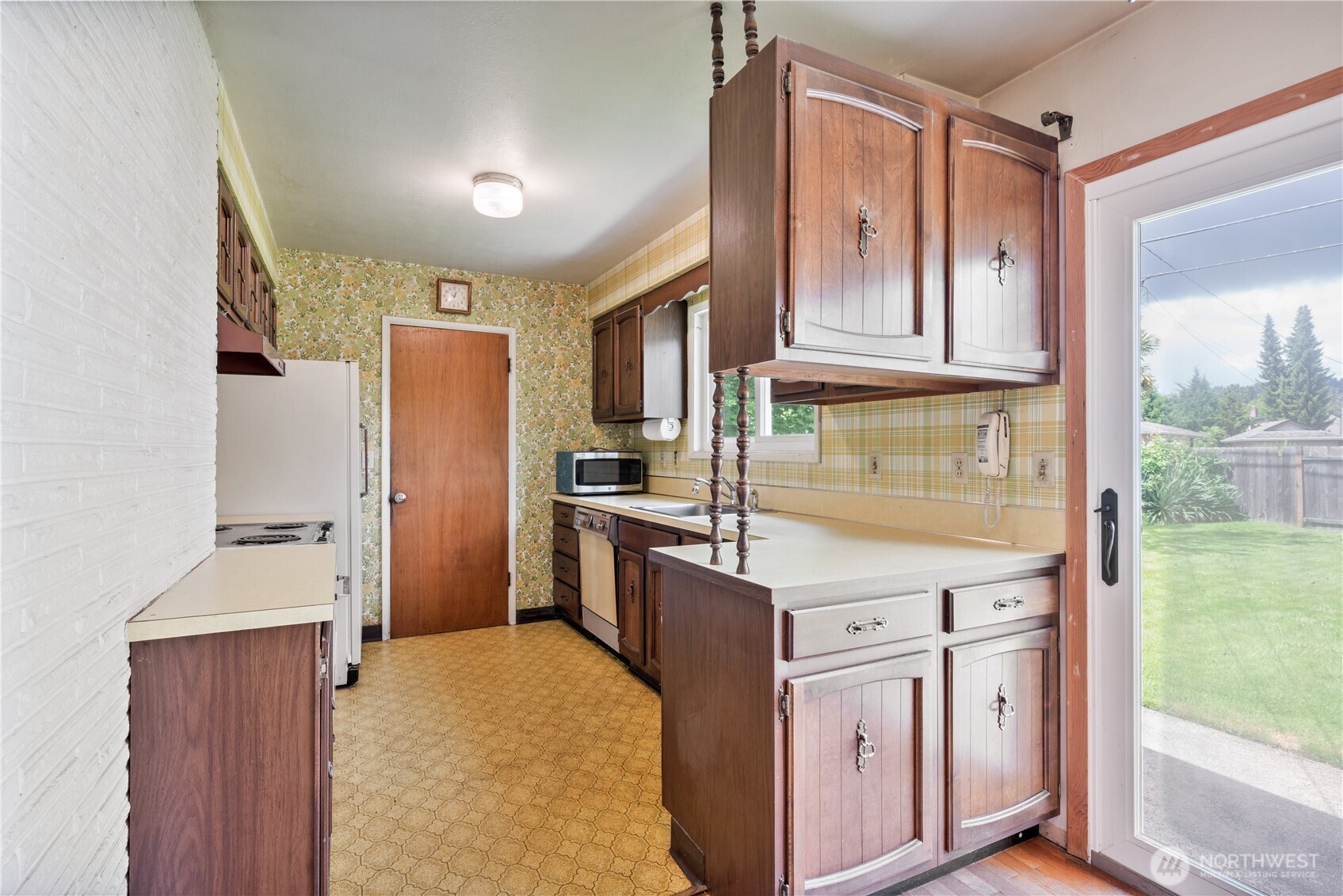2586 Taylor Longview WA 98632