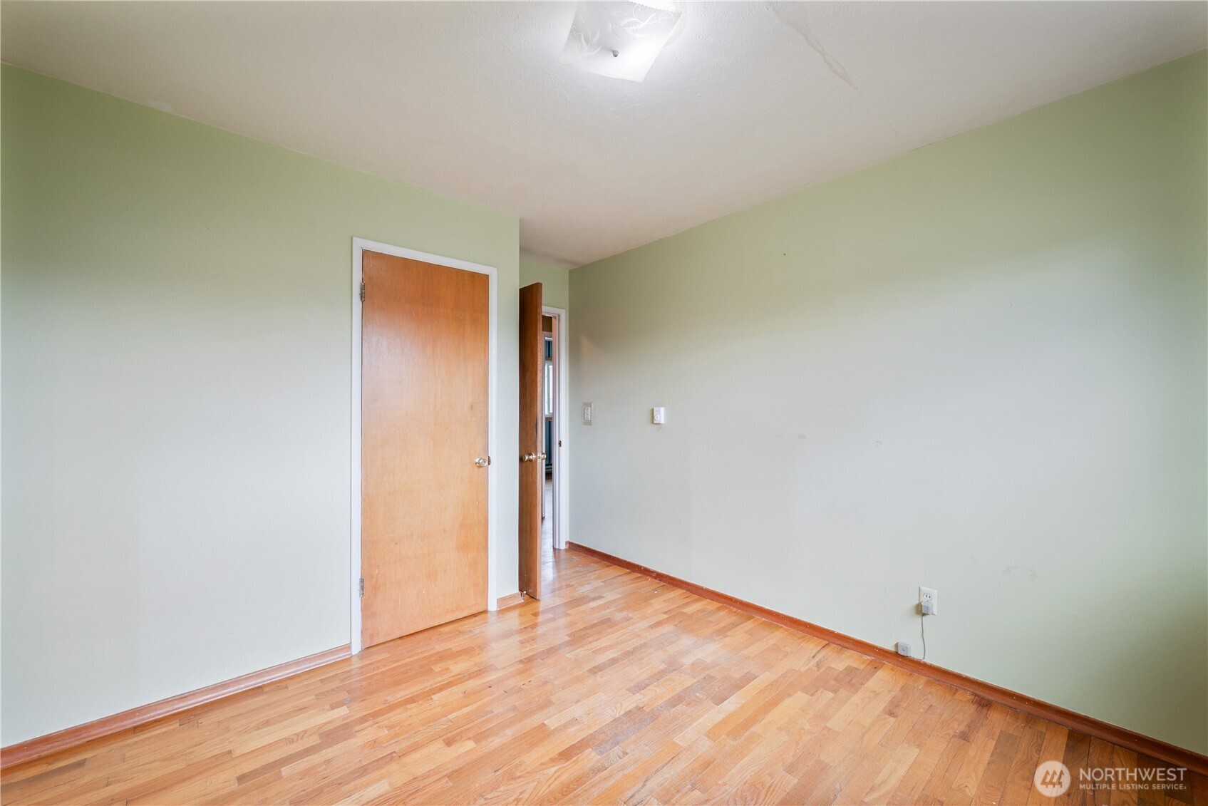 2586 Taylor Longview WA 98632
