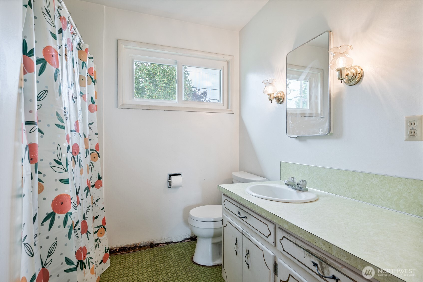 2586 Taylor Longview WA 98632