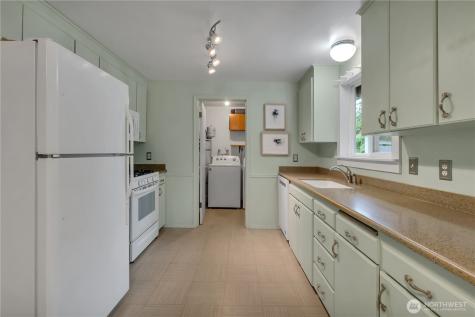 35413 11th Avenue SW Federal Way WA 98023
