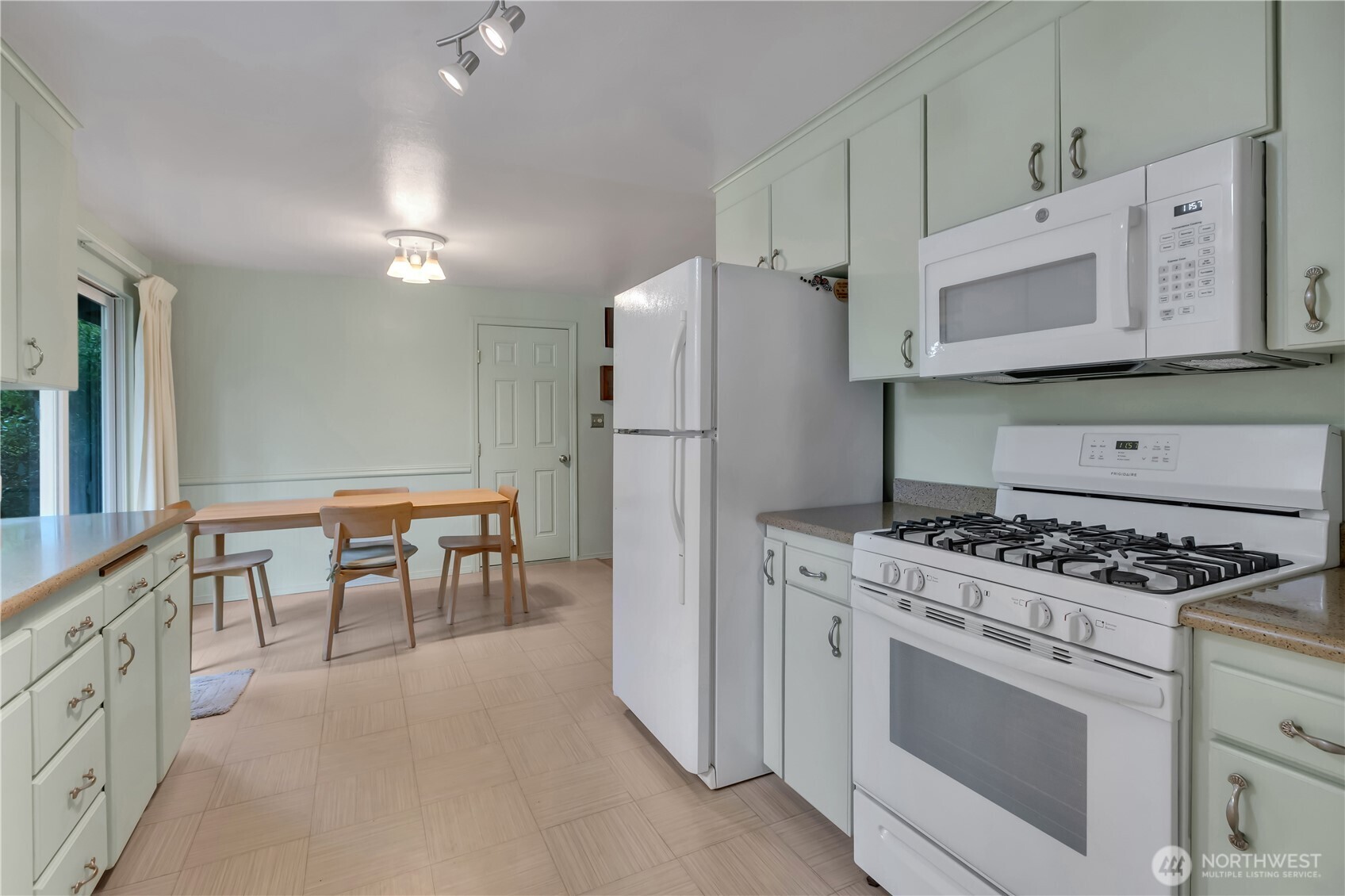 35413 11th Avenue SW Federal Way WA 98023