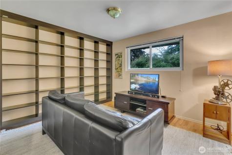 35413 11th Avenue SW Federal Way WA 98023
