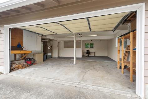 3322 43rd Place NE Tacoma WA 98422