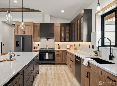 8227 Comox Road Blaine WA 98230
