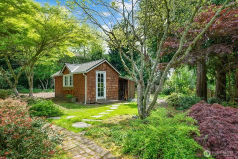 4423 NE 178th Street Lake Forest Park WA 98155