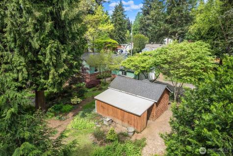 4423 NE 178th Street Lake Forest Park WA 98155