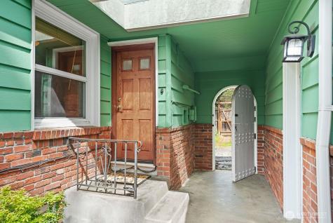 4423 NE 178th Street Lake Forest Park WA 98155