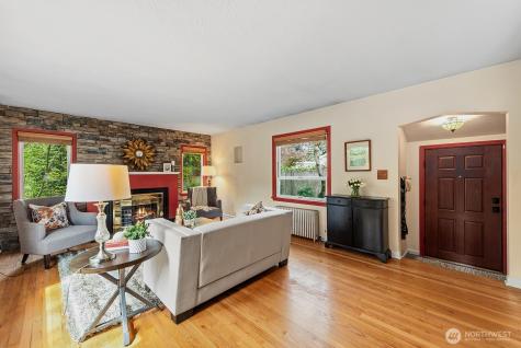 4423 NE 178th Street Lake Forest Park WA 98155
