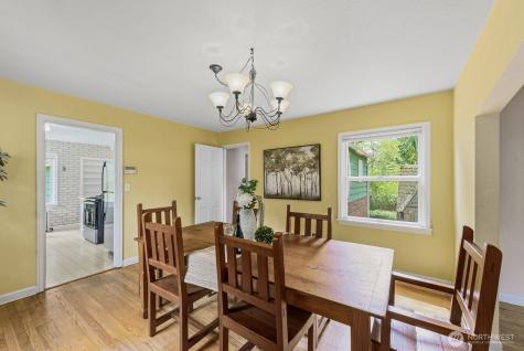 4423 NE 178th Street Lake Forest Park WA 98155